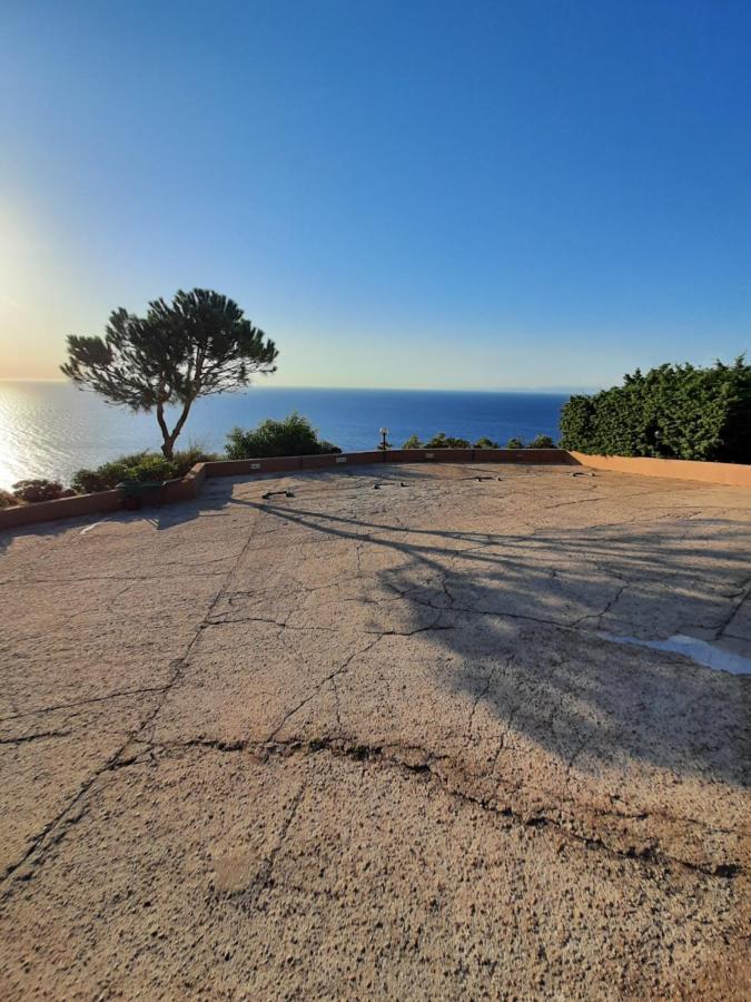 Villino Vista Mare Apartman Costa Paradiso Kültér fotó
