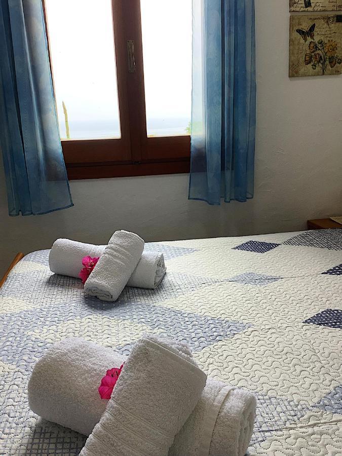 Villino Vista Mare Apartman Costa Paradiso Kültér fotó